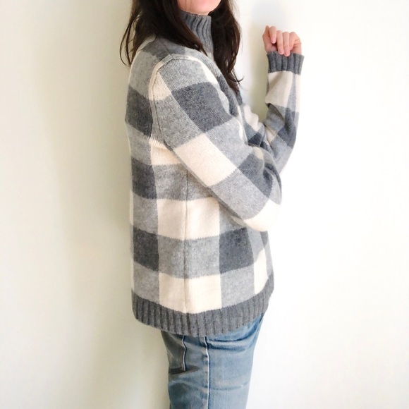 100% lambswool gray gingham sweater - Picture 9 of 14